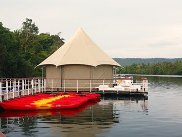 Namioty hotelowe ze stalową ramą i architekturą PVDF Struktura namiotu Luksusowy hotel namiotowy